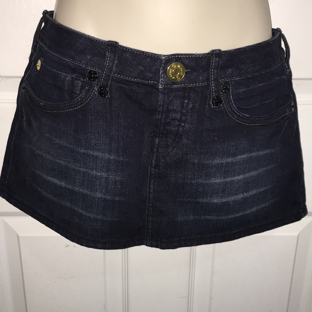 Guess dark denim skirt perfect for summer 🌸🌸
